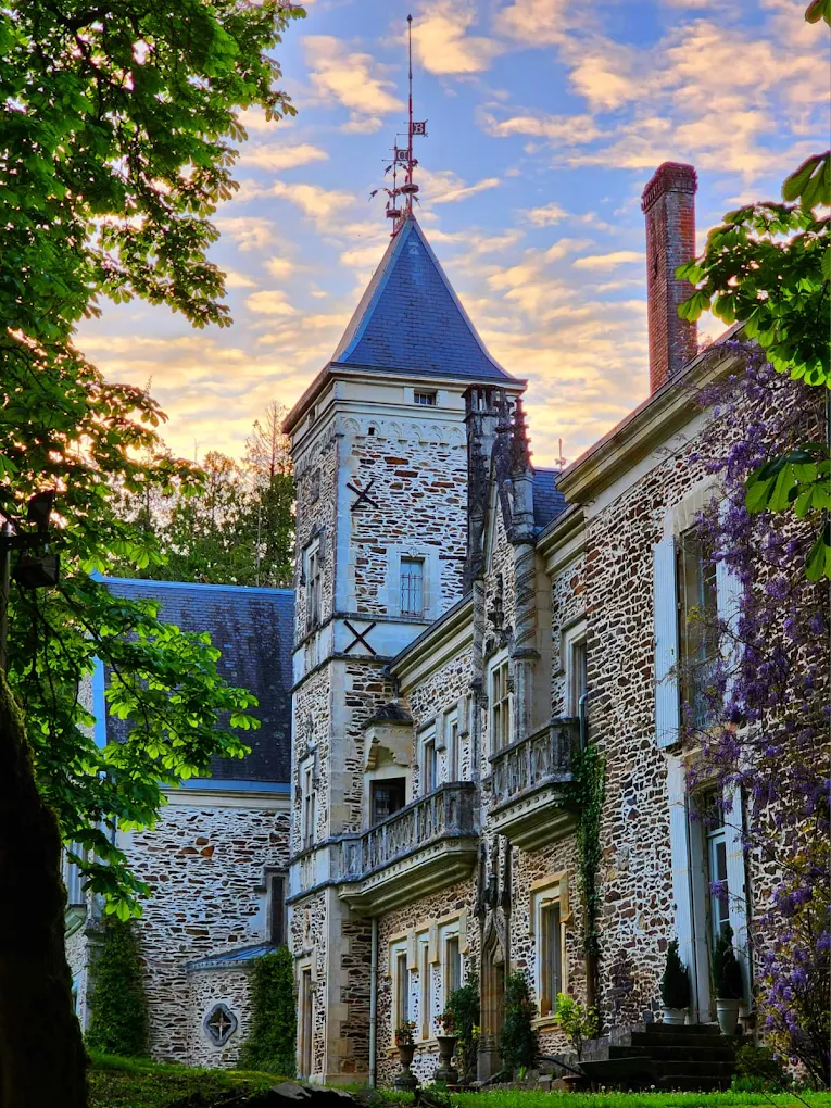 Château d'Oche — parkland and nature